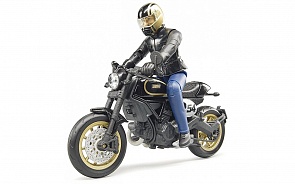 Мотоцикл Scrambler Ducati Cafe Racer с мотоциклистом (Bruder, 63-050)